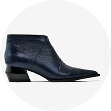 bota azul marinho de cano baixo e salto baixo 7082 2
