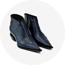 bota azul marinho de cano baixo e salto baixo 7082 3